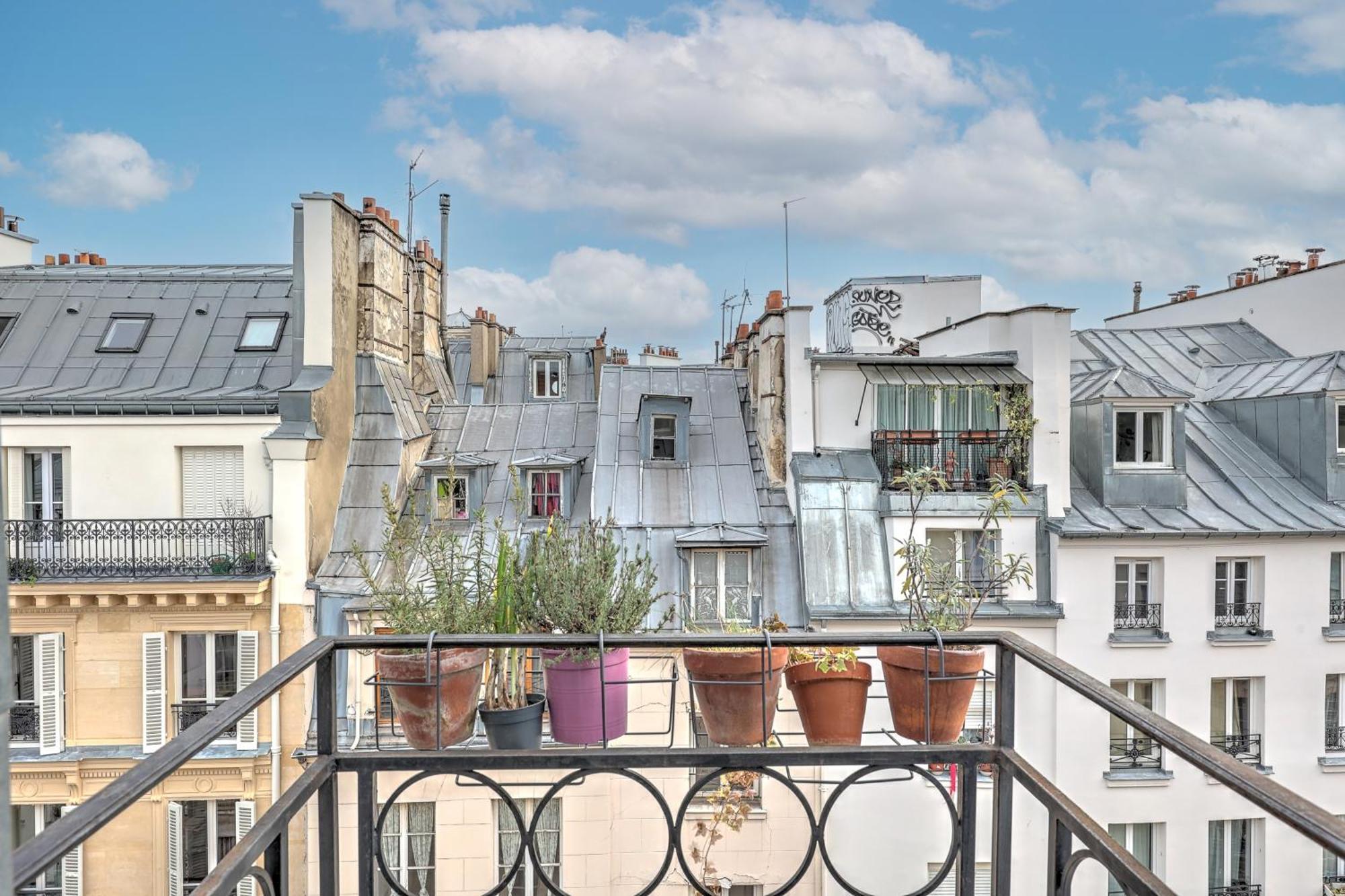 Pretty Parisian Penthouse